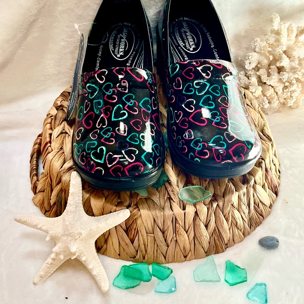 NWT Easy Works by Easy Street Nurse Shoes